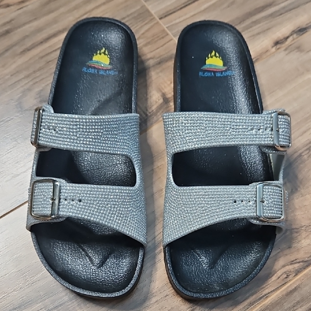 Aloha Island Women's Metallic Silver Slide Sandals